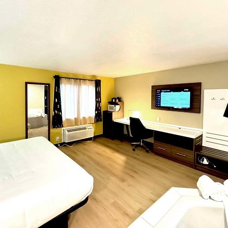 Quality Inn & Suites Уиллоус Экстерьер фото