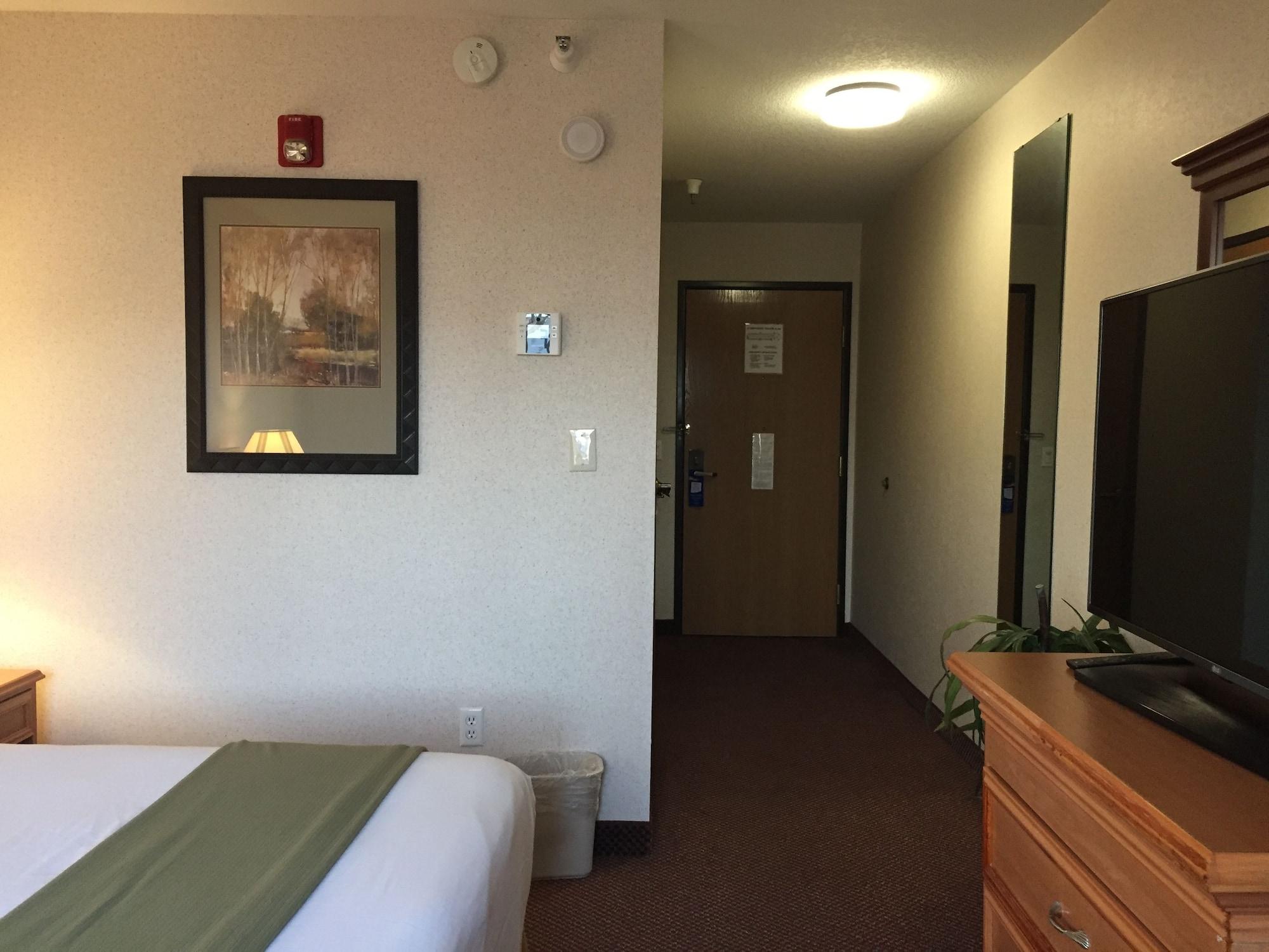 Quality Inn & Suites Уиллоус Экстерьер фото