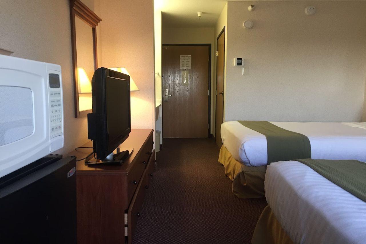 Quality Inn & Suites Уиллоус Экстерьер фото