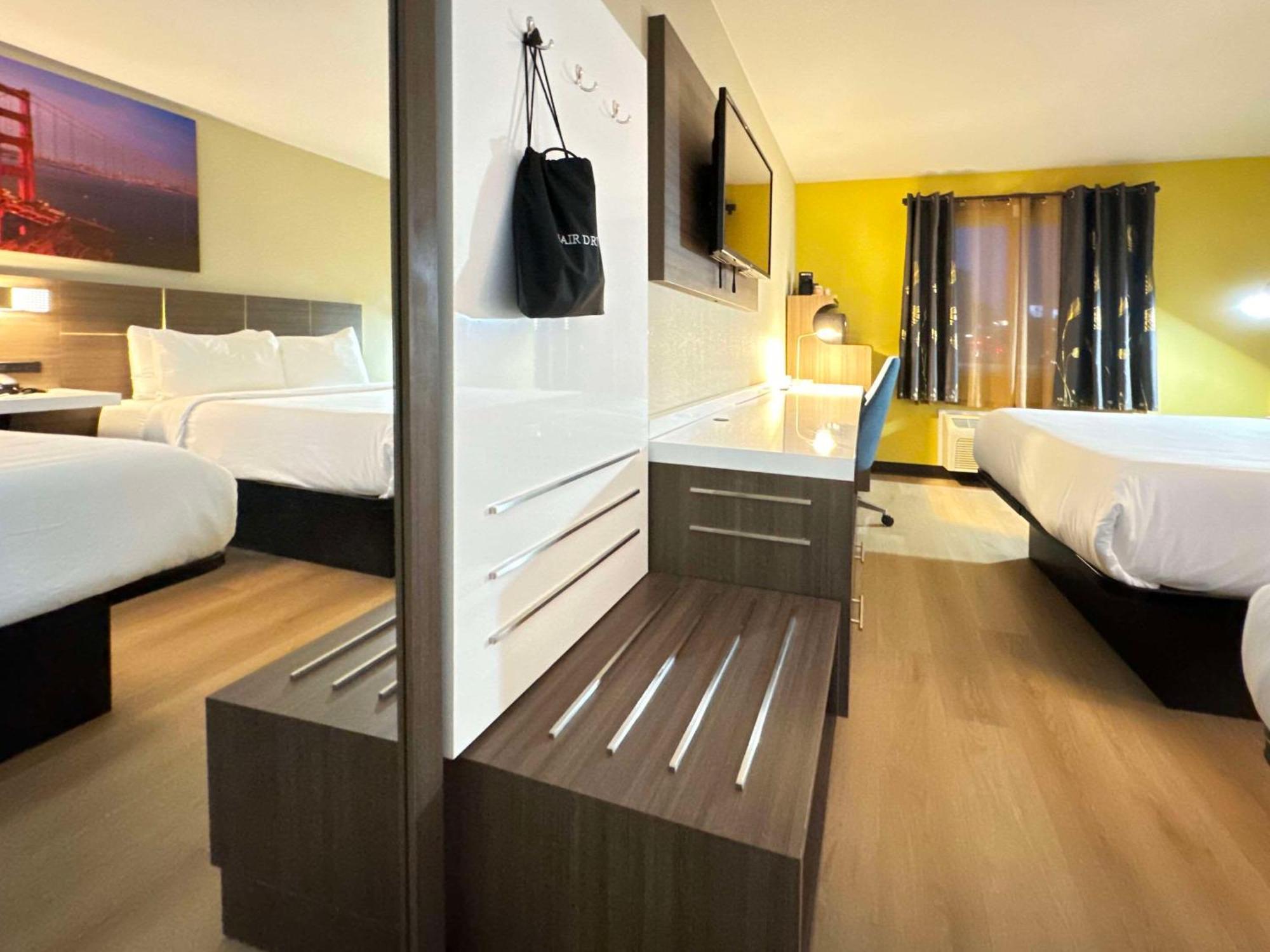 Quality Inn & Suites Уиллоус Экстерьер фото